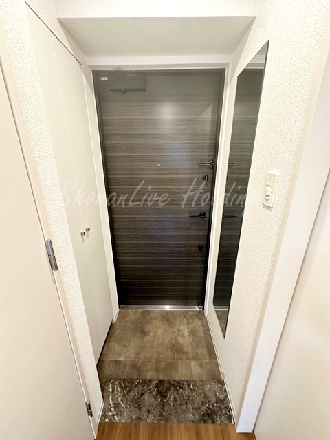 玄関　広々としたシューズボックス付きの玄関♪