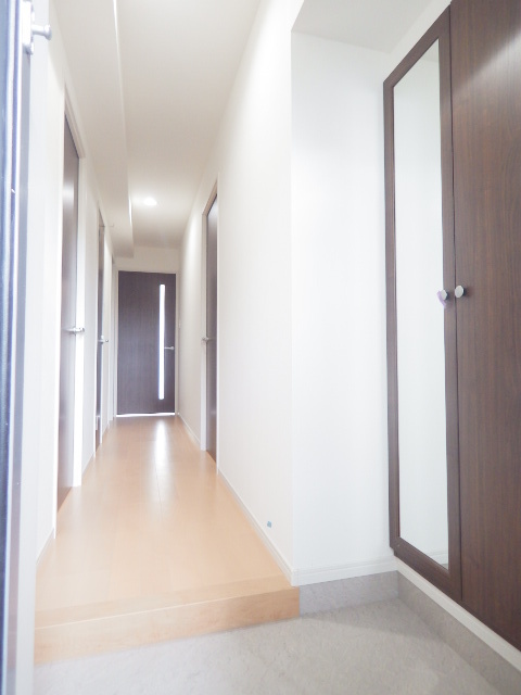 玄関　姿見付のシューズボックス！出かける前にチェックできます♪