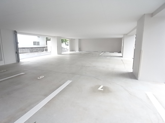 駐車場　駐車場