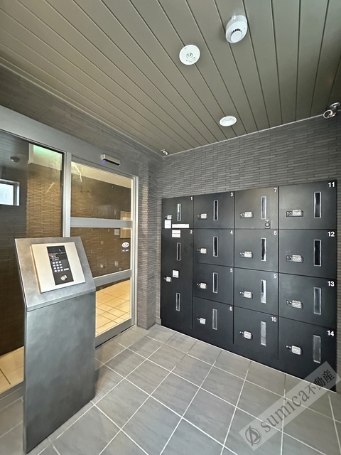 エントランス　オートロック・防犯カメラ完備で部外者はシャットアウト♪♪