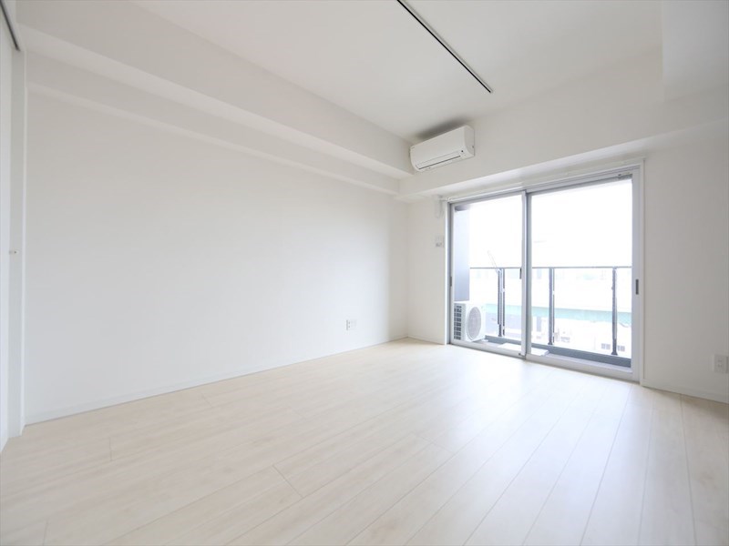 バルコニー　洋室9帖　エアコン完備　バルコニー