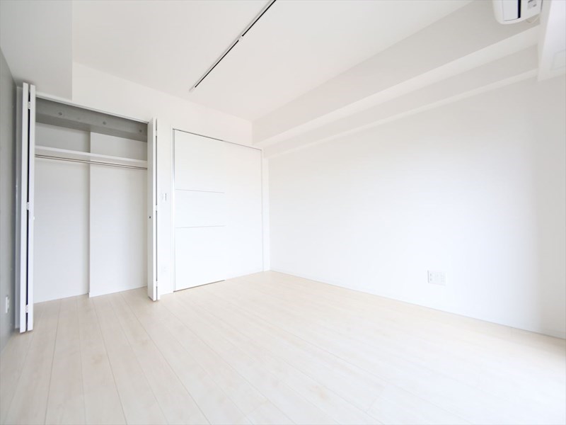 居室・リビング　洋室9帖　クローゼット付（収納充実してます）