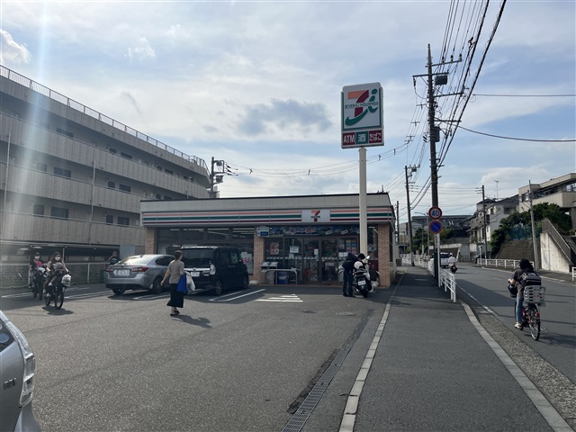 コンビニ　セブン-イレブン 横浜菅田町店（コンビニ）まで289m