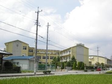 小学校　岡崎市立六ッ美西部小学校（小学校）まで387m