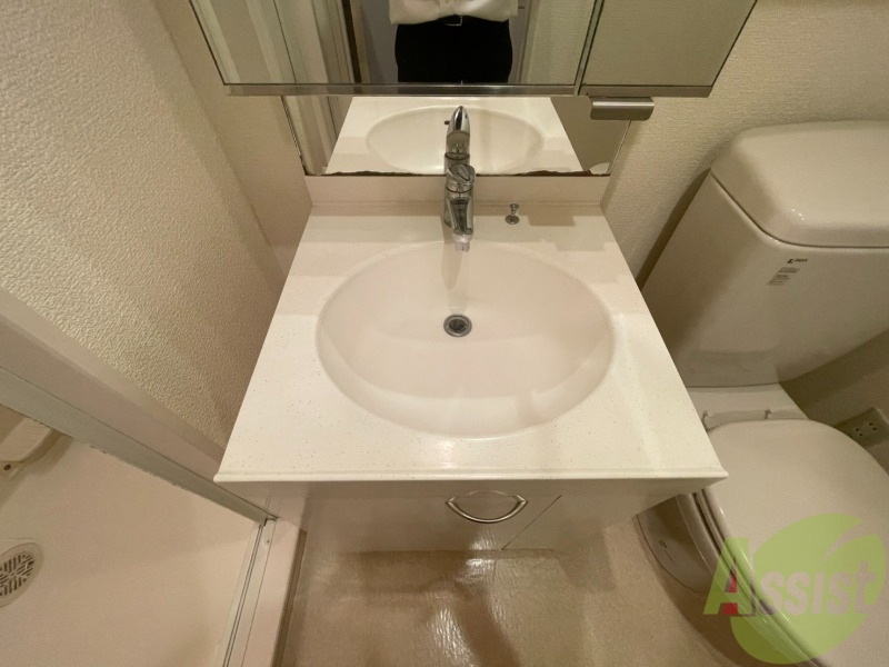 洗面設備　洗面台は独立しています。朝の身支度はこちらでどうぞ～