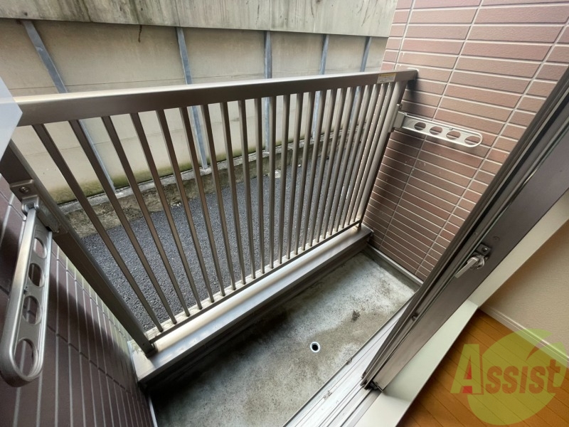 バルコニー　こちらはバルコニー。洗濯物が干せるようになっています。