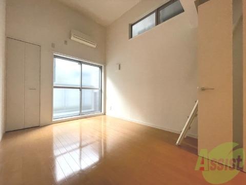 居室・リビング　６帖のリビングになります。伸び伸び出来そうですね。