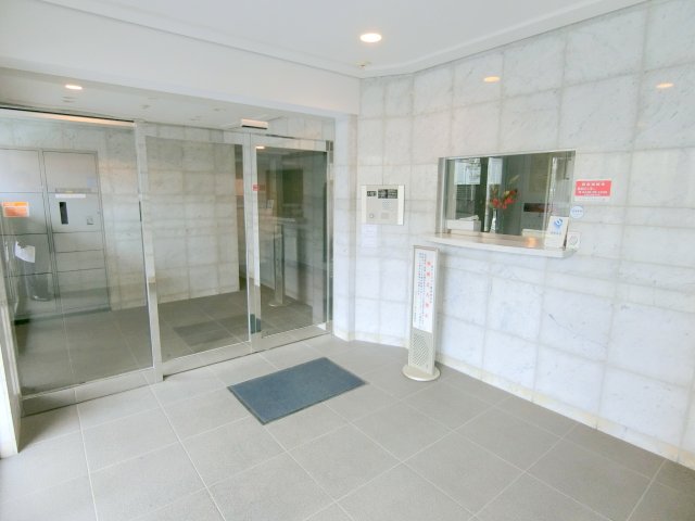 エントランス　防犯カメラTVモニター付オートロック宅配BOXメールBOX管