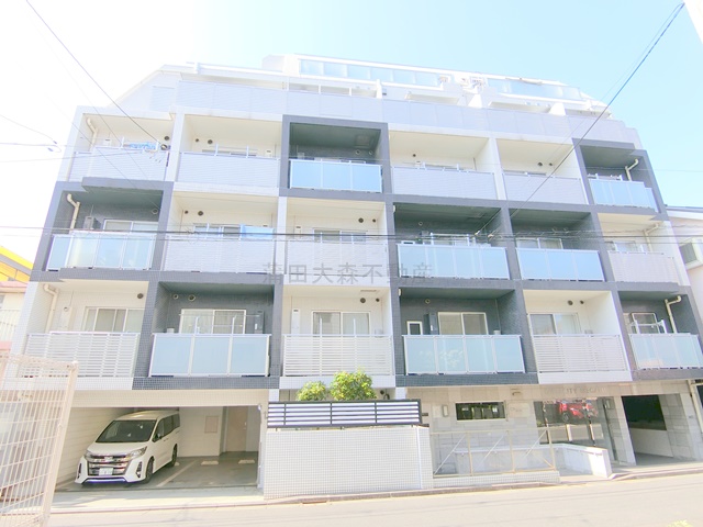 建物外観　2007年6月築　RC鉄筋コンクリート造地上6階建て総戸数4