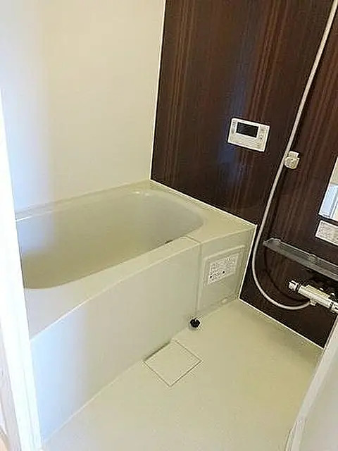 バス・シャワールーム　ご家族や長時間入浴に便利な追い炊き機能付きです♪日々の疲れを