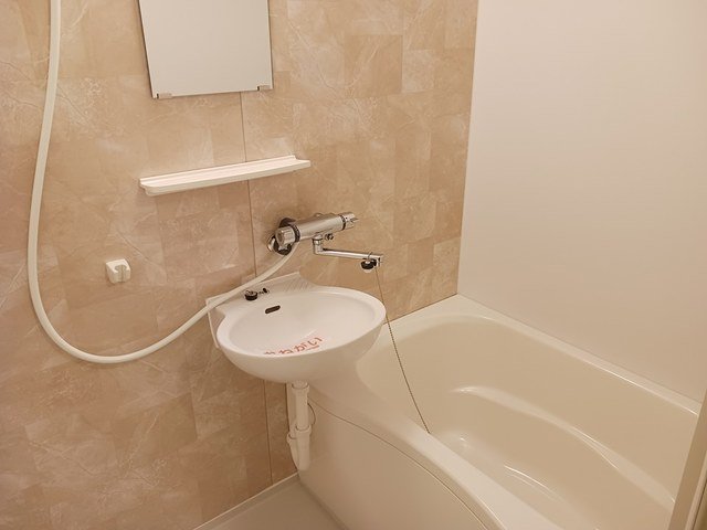 バス・シャワールーム　お風呂で日々の疲れを落としましょう