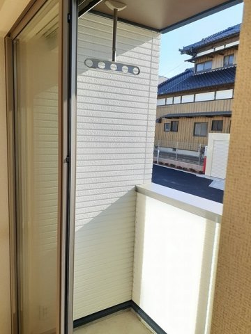 バルコニー　バルコニーからの眺めを楽しみながら食事をしませんか