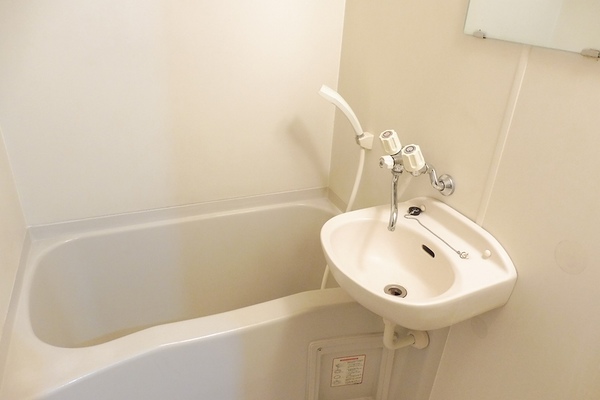 バス・シャワールーム　日々の疲れを癒すお風呂付です