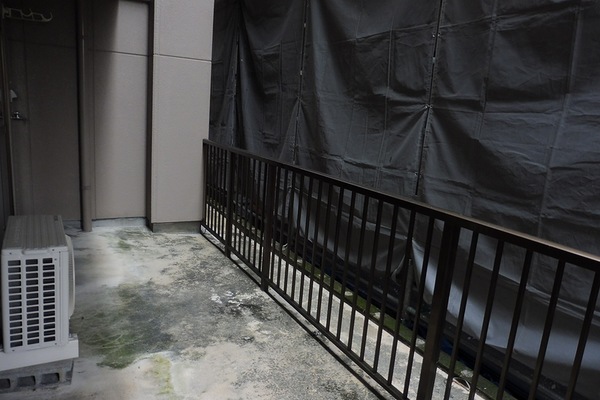 バルコニー　外からの目が気にならないバルコニーで洗濯物が干せます