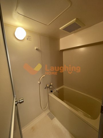 バス・シャワールーム　落ち着いた空間のお風呂です