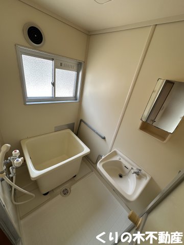 バス・シャワールーム　落ち着いた空間のお風呂です