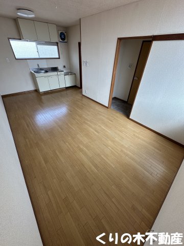 居室・リビング　こちらの居間で趣味の時間をお楽しみください