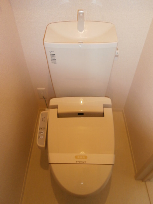 トイレ　温水洗浄暖房便座