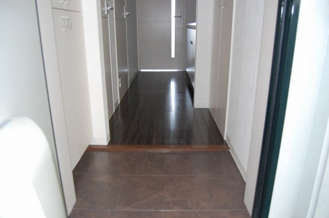 玄関　※同建物同型別のお部屋
