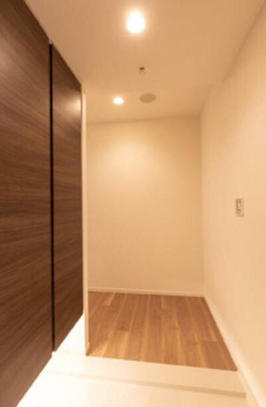 玄関　※別部屋の参考写真です。