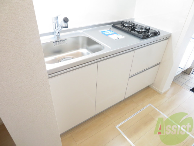 キッチン　システムキッチンがあります。いいですねえ。