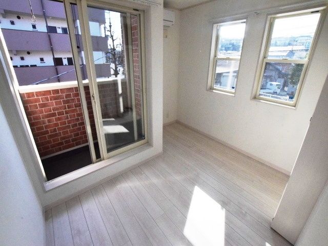 居室・リビング　★★明るいお部屋です★★