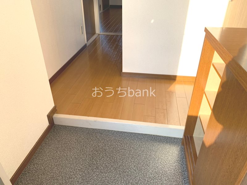 玄関　スッキリとした玄関ですね。