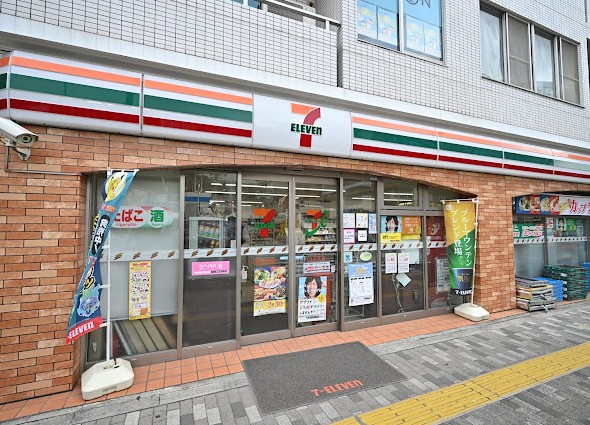 コンビニ　セブンイレブン港区三田5丁目店（コンビニ）まで338m
