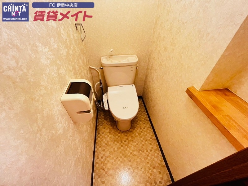 トイレ　別部屋反転写真