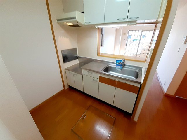 キッチン　コンパクトなキッチンで掃除もラクラク