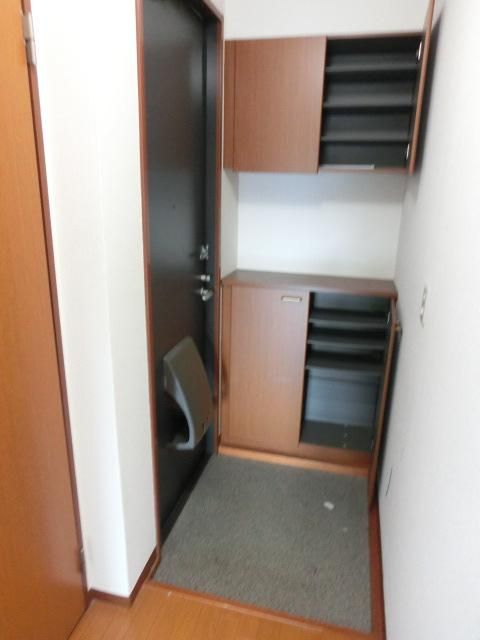 玄関　たっぷりシューズボックス