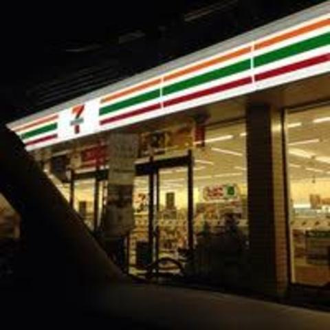 コンビニ　セブンイレブン　姫路北条口1丁目店（コンビニ）まで679m