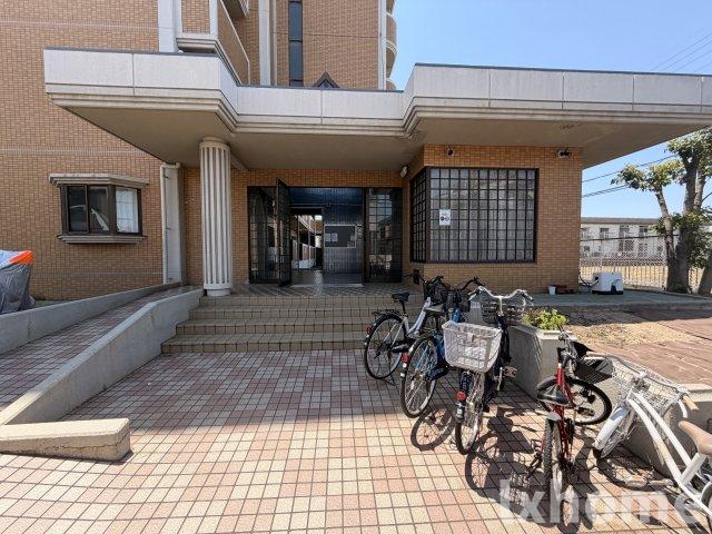 エントランス　清潔なエントランスです