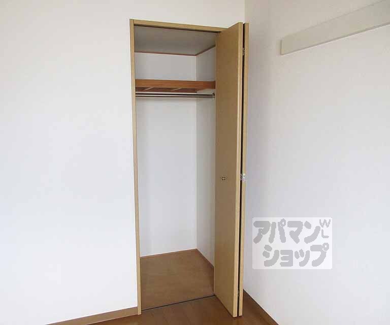 収納　服もすっきりと片付けられます。