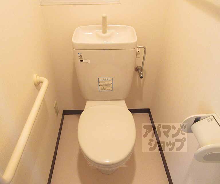 トイレ　ウォシュレットの設置も可能です。