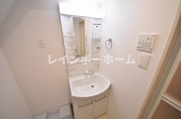 洗面設備　忙しい朝には欠かせない洗面所です