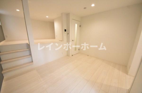 居室・リビング　こちらのリビングで趣味の時間をお楽しみください