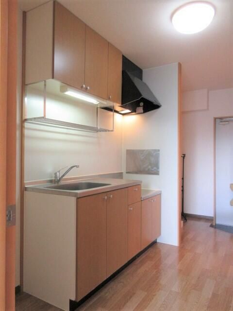 キッチン　写真は別の部屋のものです。