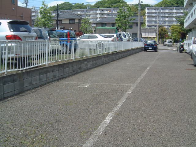 駐車場　敷地内駐車場あり（要空き確認）