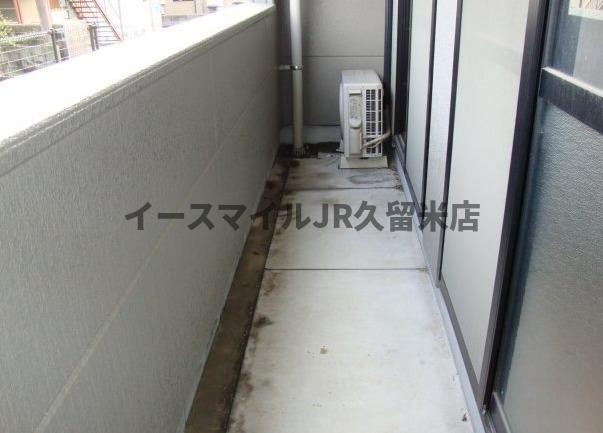 バルコニー　開放的で明るい空間を演出してくれるバルコニーです