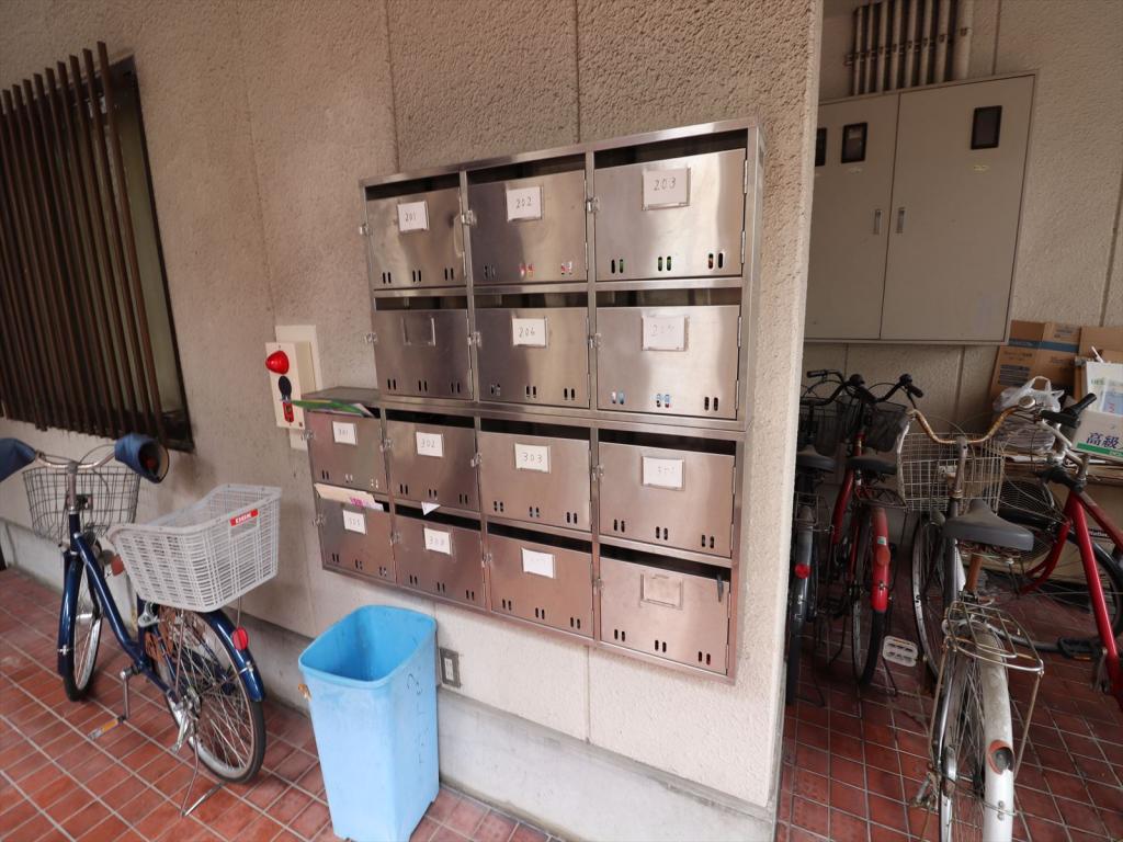ロビー　集合ポスト