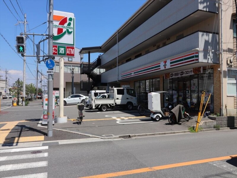 コンビニ　セブン-イレブン吹田川岸町店（コンビニ）まで453m