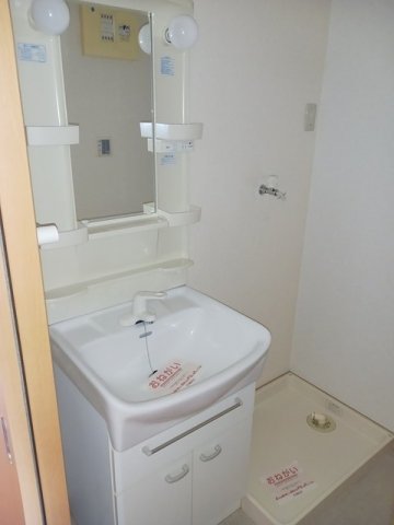 洗面設備　使いやすい洗面所です