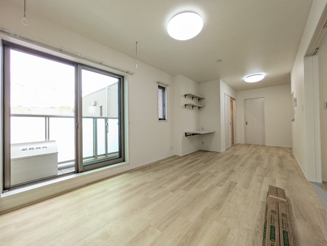 居室・リビング　※建築施工中の写真です。
