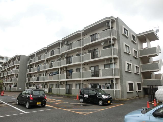 建物外観　鉄筋コンクリート造で音の問題も軽減