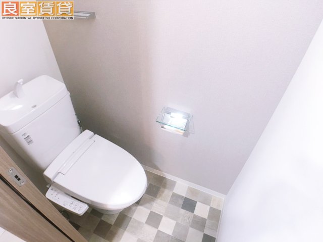 トイレ　※写真は同物件の別部屋のものを流用しております。現状を優先し