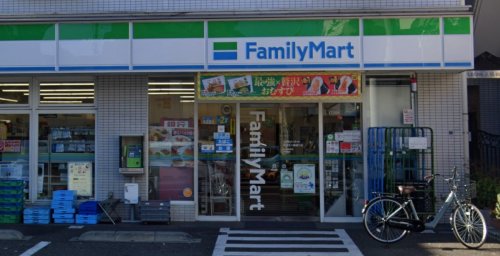 コンビニ　ファミリーマート 吉祥寺八幡通り店（コンビニ）まで495m