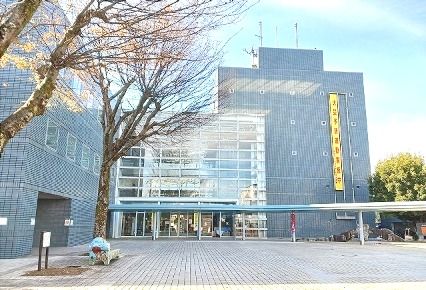 役所　南足柄市役所（役所）まで472m