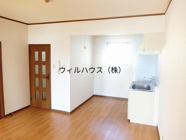居室・リビング　室内きれいです！