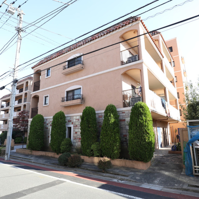 建物外観　６階建ての賃貸マンション